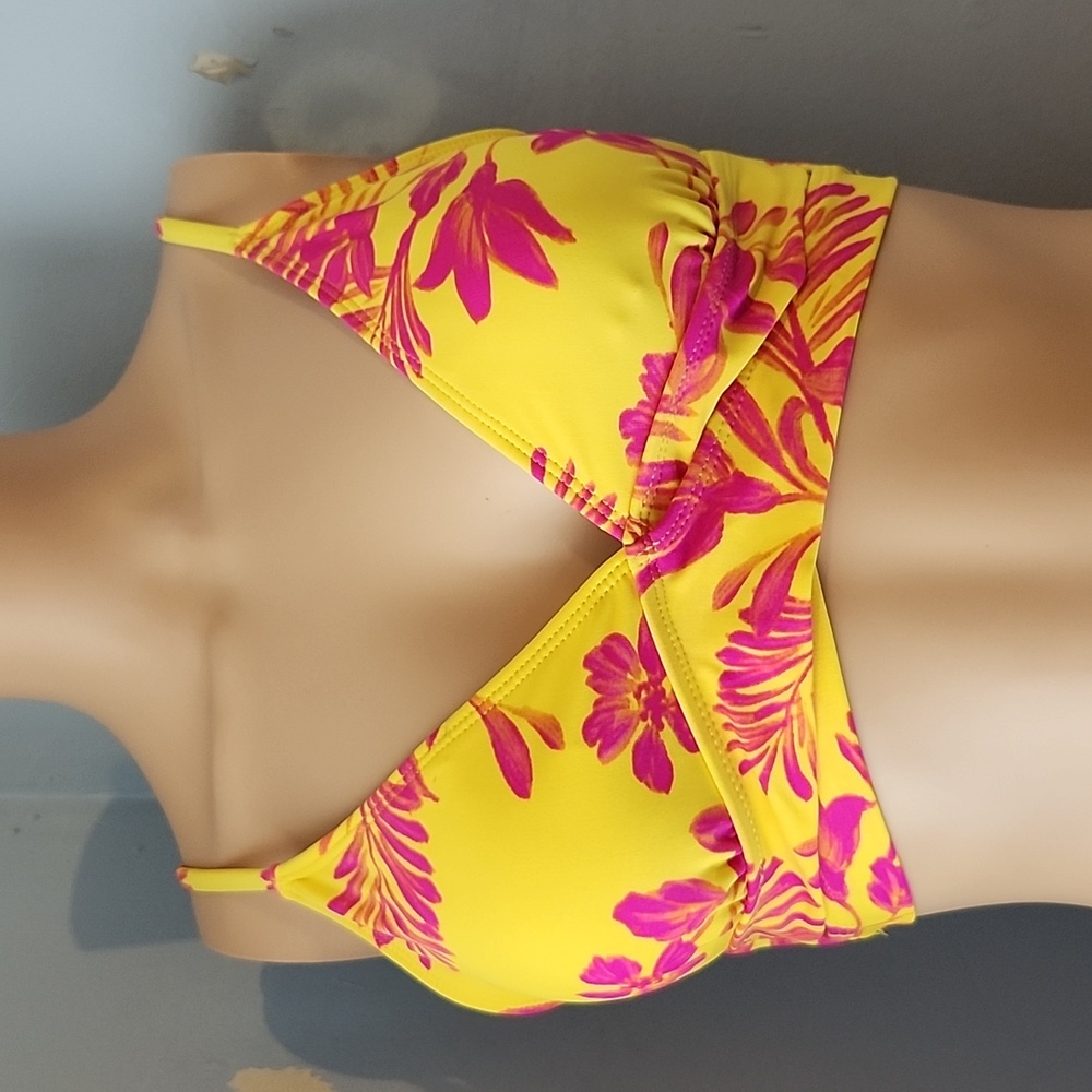 💙NWT BCBG SWIM TOP
